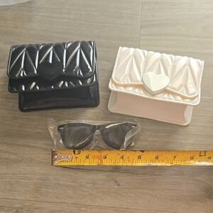 Black and White Heart Clutch Set